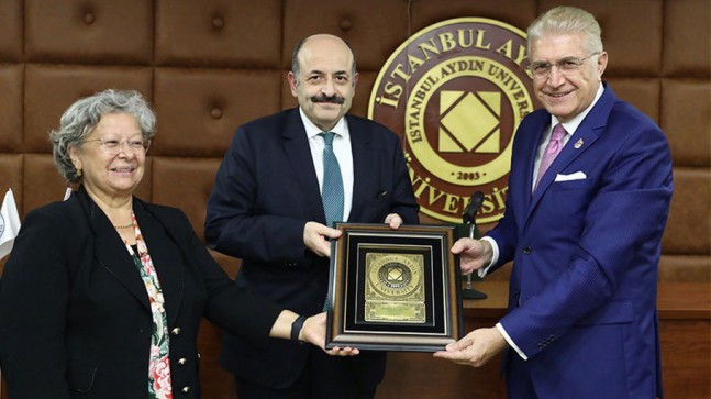 Prof. Dr. Yekta Saraç, İstanbul Aydın üniversitesini ziyaret etti.